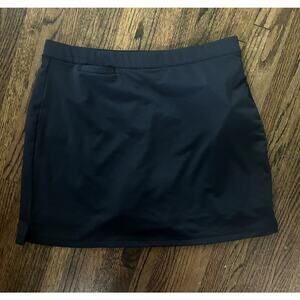 Peter Millar Women's E4 Wicking 50 UPF Black Golf Skort - L